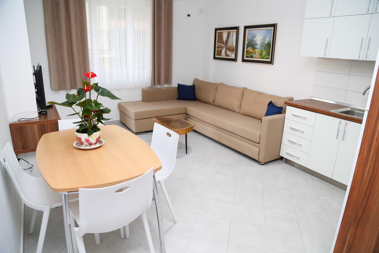 Carpe Diem Apartments-Hotel Shëngjin エクステリア 写真